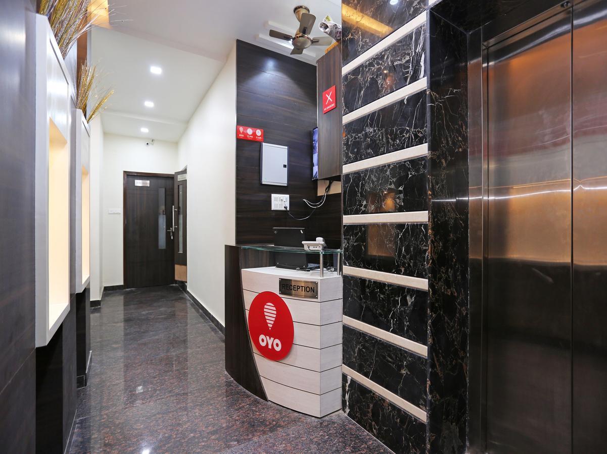 Oyo 10360 Hotel Grand Manoranjan Горакхпур Экстерьер фото